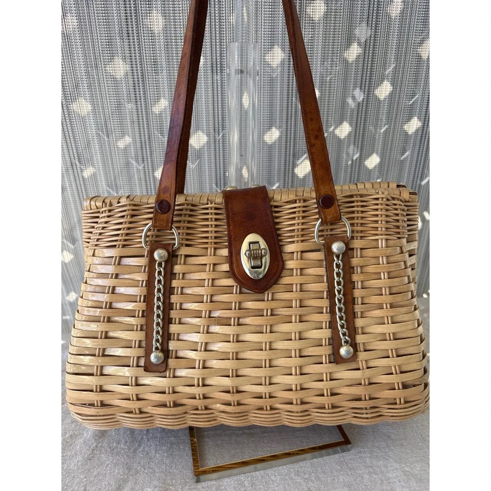 Vintage Bonnie International Wicker Cream Handbag Leather Trim & Chain -see pics